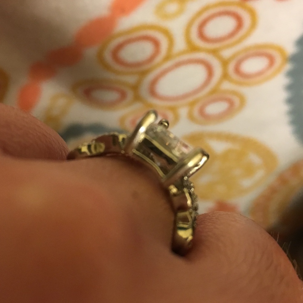 Beautiful ring! - Picture 2 of 7